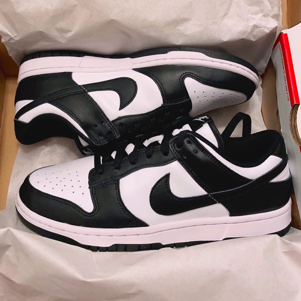 Nike Dunk low leather panda sneaker